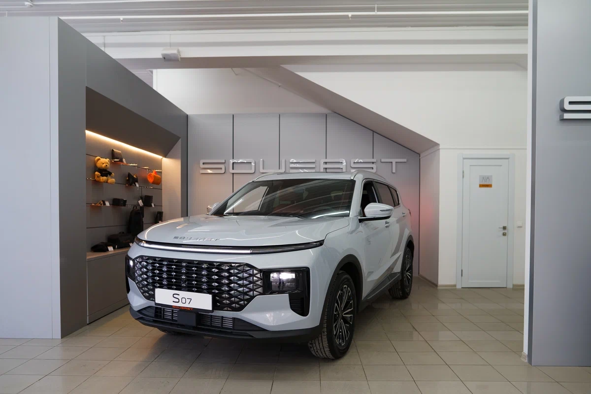 SOUEAST S07 с автосалона по цене от 1 699 000 рублей